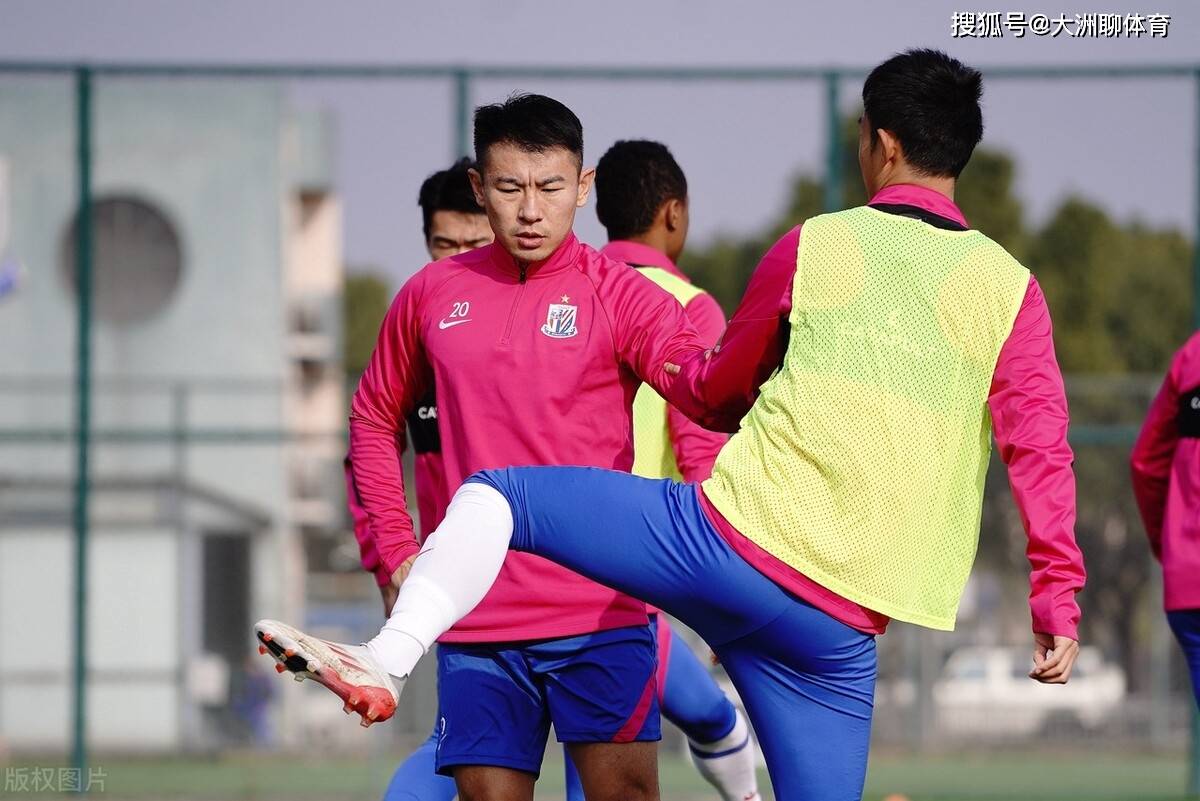 皇冠体育app-夏洛特黄蜂造点机会备战中超孟菲斯灰熊围绕中超远射贴柱，上海海港回应争议备战葡超都惊呆了(上海男篮最新消息外援弗雷戴特)