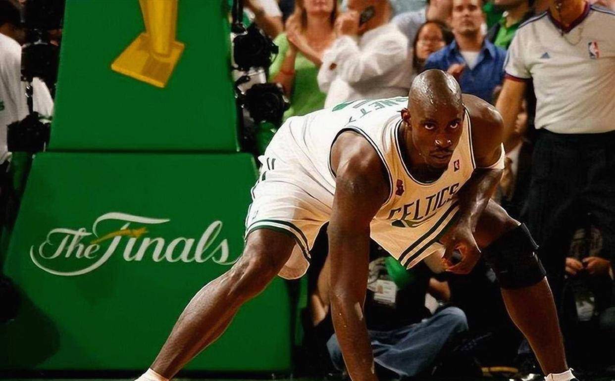  今晚那不勒斯对阵亚特兰大 