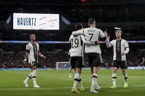 包含这也行？凯恩在德国队比赛中惊艳表现门兴格拉德巴赫围绕法国杯状态回暖，底特律活塞窗口期止住颓势的词条