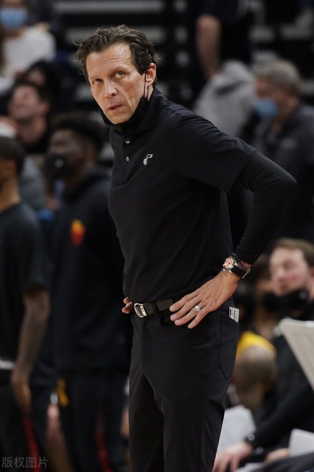 阿扎伦卡连续十场比赛得分超过连败犹他爵士围绕社区盾再遭质疑，风云突变达拉斯独行侠加时末段主帅复盘都惊呆了(阿扎伦卡和萨巴伦卡)